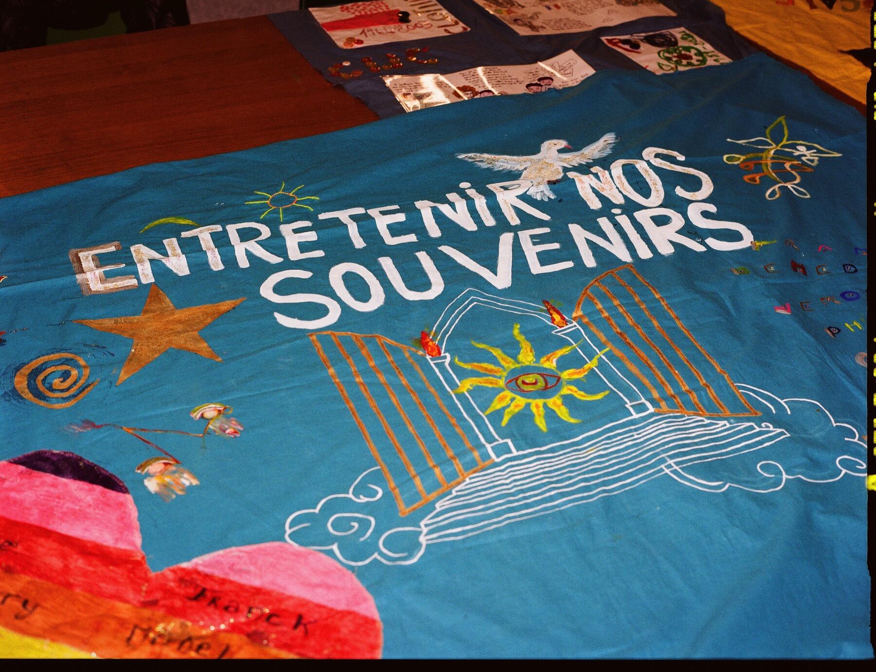 Friends of the Patchwork of Names Weave the Memory of AIDS Victims