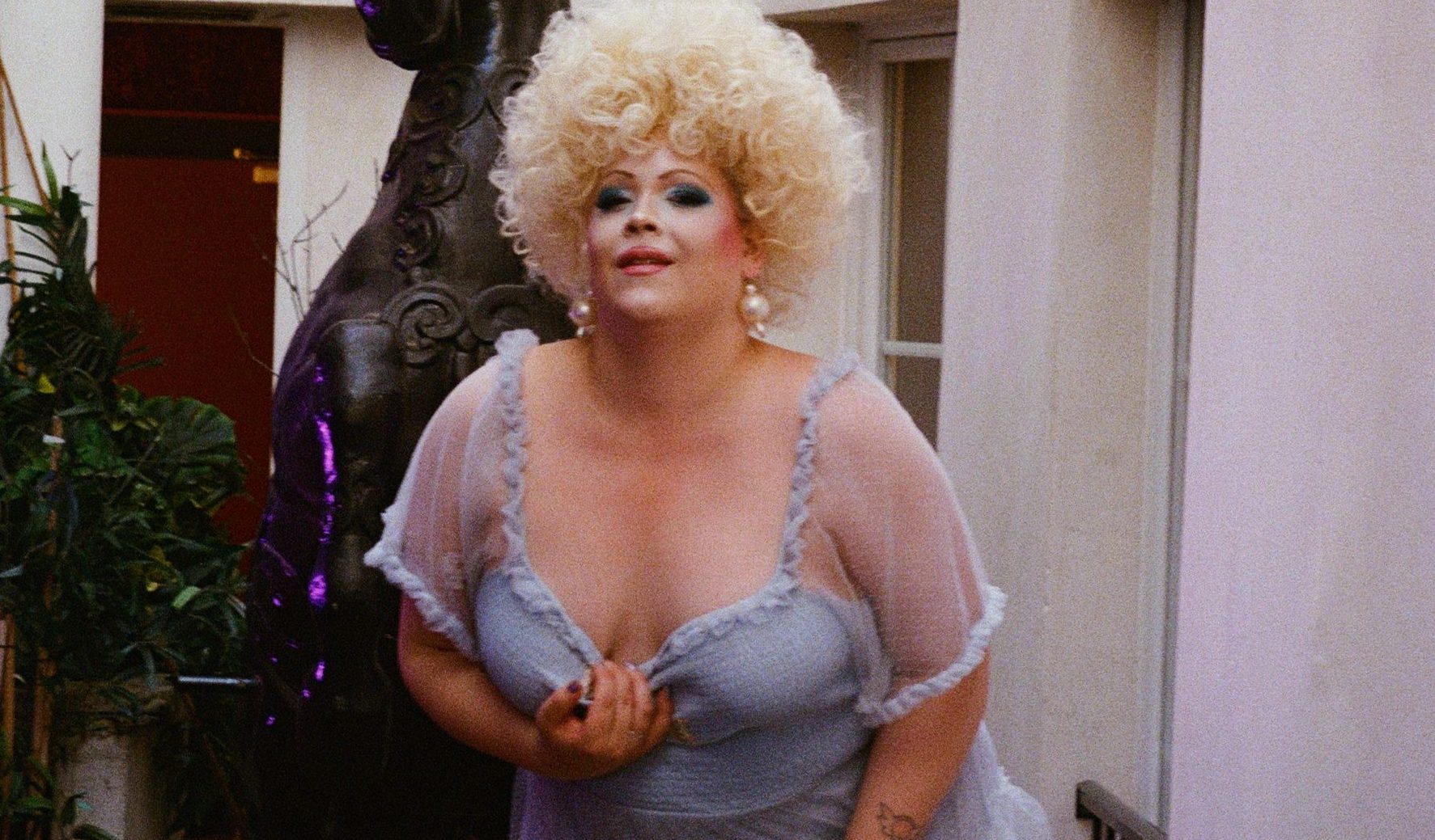 coccinelle,mort,trans,héritage,mémoire,cabaret,transgenre
